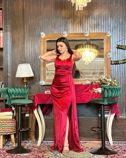 Ankita Sharma feet photo thumbnail