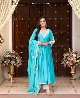 Ankita Sharma feet photo thumbnail