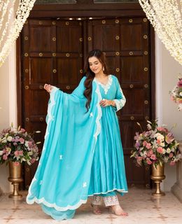 Ankita Sharma feet photo thumbnail