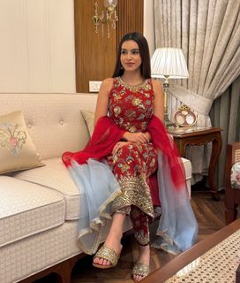 Ankita Sharma feet photo thumbnail