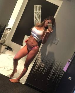 Anllela Sagra feet photo thumbnail