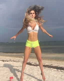 Anllela Sagra feet photo thumbnail