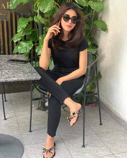 Anmol Baloch feet photo 1