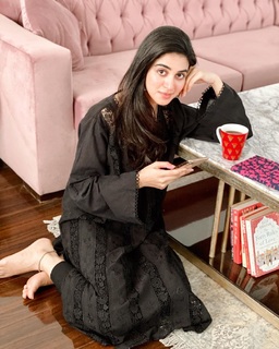 Anmol Baloch feet photo 16