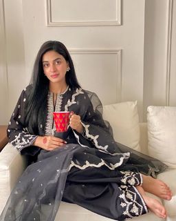 Anmol Baloch feet photo 9