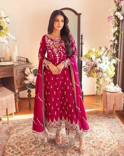 Anmol Baloch feet photo 17