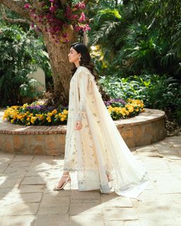 Anmol Baloch feet photo 1