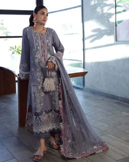 Anmol Baloch feet photo 16