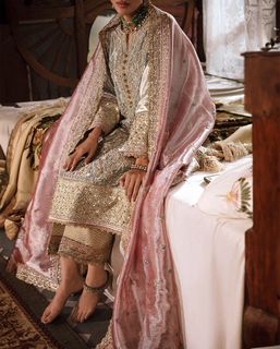 Anmol Baloch feet photo 9