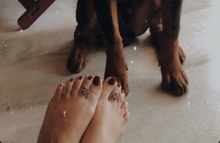 Ann Augustine feet photo 11