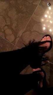 Ann-Kathrin Brömmel feet photo thumbnail