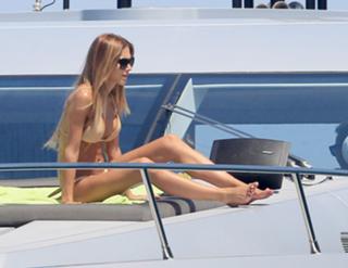 Ann-Kathrin Brömmel feet photo thumbnail