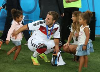 Ann-Kathrin Brömmel feet photo thumbnail