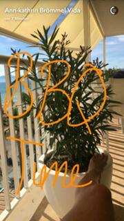 Ann-Kathrin Brömmel feet photo thumbnail