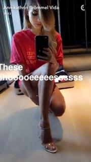 Ann-Kathrin Brömmel feet photo thumbnail