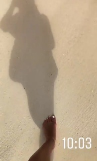 Ann-Kathrin Brömmel feet photo thumbnail