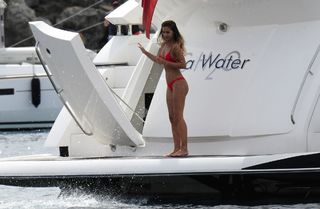 Ann-Kathrin Brömmel feet photo thumbnail