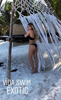 Ann-Kathrin Brömmel feet photo thumbnail