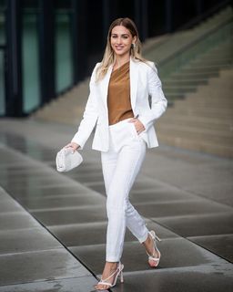 Ann-Kathrin Brömmel feet photo thumbnail