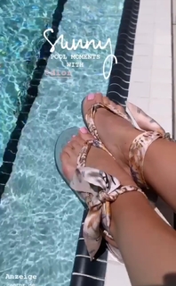 Ann-Kathrin Brömmel feet photo thumbnail