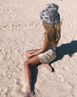 Ann-Kathrin Brömmel feet photo thumbnail