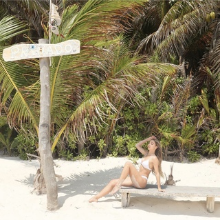 Ann-Kathrin Brömmel feet photo thumbnail