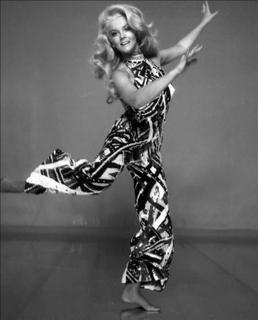 Ann-Margret feet photo thumbnail