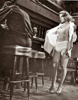 Ann-Margret feet photo thumbnail