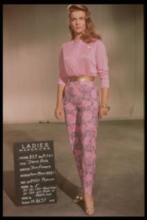 Ann-Margret feet photo thumbnail