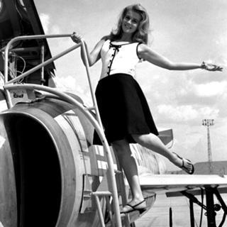 Ann-Margret feet photo thumbnail