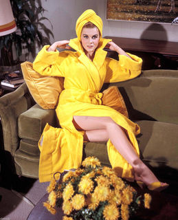 Ann-Margret feet photo thumbnail