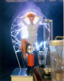 Ann-Margret feet photo thumbnail