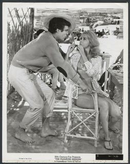 Ann-Margret feet photo thumbnail