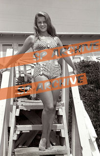 Ann-Margret feet photo thumbnail