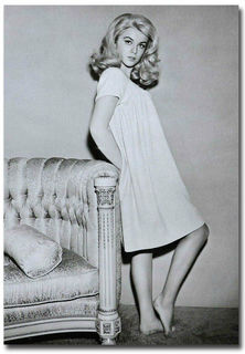 Ann-Margret feet photo thumbnail