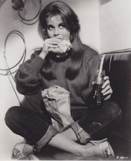 Ann-Margret feet photo thumbnail