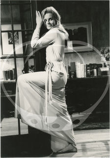 Ann-Margret feet photo thumbnail