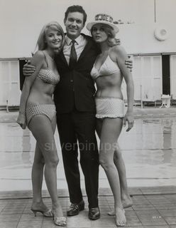 Ann-Margret feet photo thumbnail
