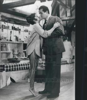 Ann-Margret feet photo thumbnail