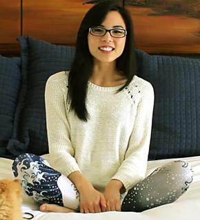 Anna Akana feet photo thumbnail