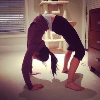 Anna Akana feet photo thumbnail
