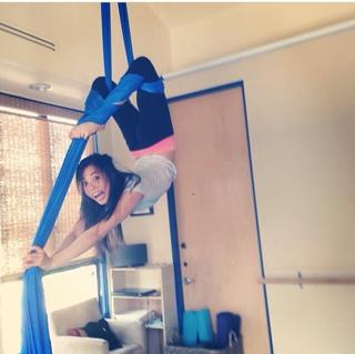 Anna Akana feet photo thumbnail