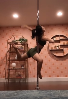 Anna Akana feet photo thumbnail