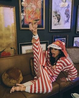 Anna Akana feet photo thumbnail