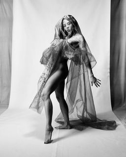 Anna Akana feet photo thumbnail