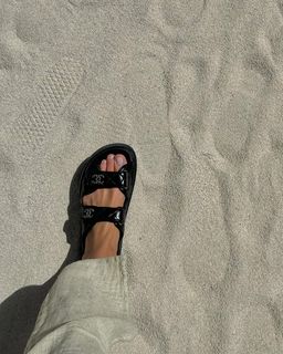 Anna Andres feet photo 7