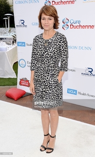 Anna Belknap feet photo 4