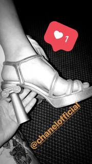Anna Brewster feet photo 5
