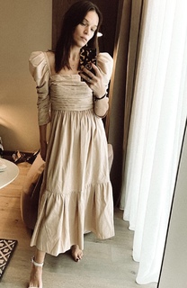 Anna Brewster feet photo 1