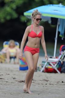 Anna Camp feet photo thumbnail